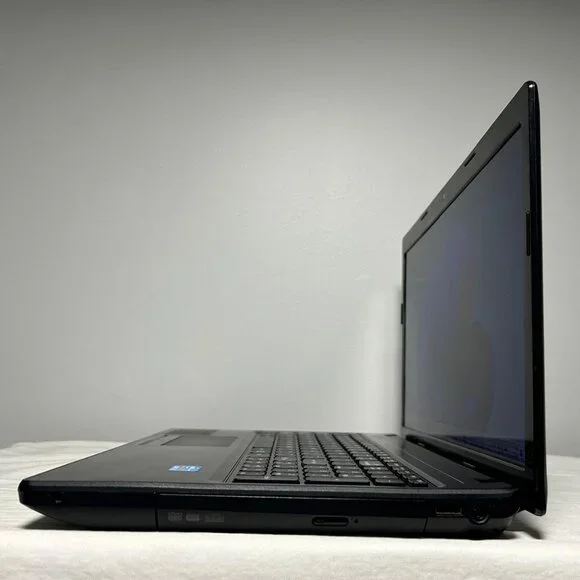 Lenovo G580 Laptop - Intel Core i3 | 500GB HDD | 4GB RAM | Windows 11 Pro - Picture 2 of 9